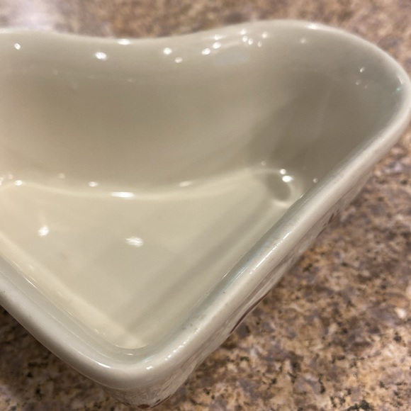 Longaberger Small Heart Vitrified Pottery Dish Red and Ivory - Picture 7 of 17